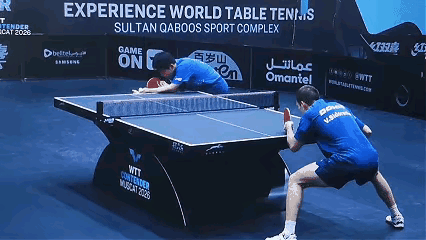 林诗栋和黄友政到底有没有遮挡，镜头放慢5倍，看的一清二楚！这是两人第二次发球