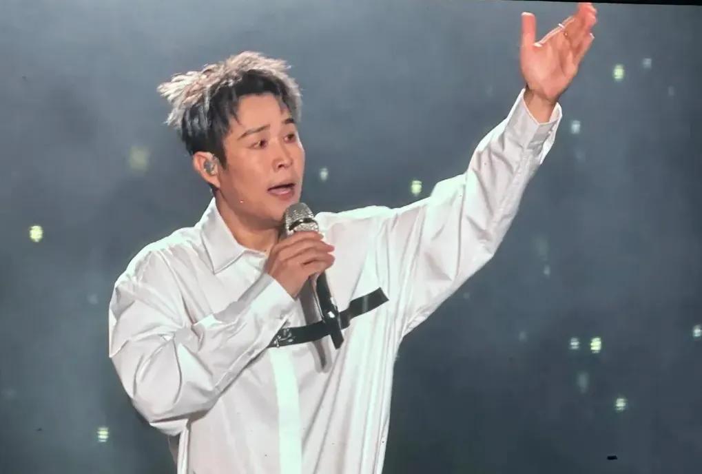 小沈阳演唱会在沈阳翻车却将好大哥刀郎推上了风口浪尖小沈阳绝对是刀郎的小迷弟