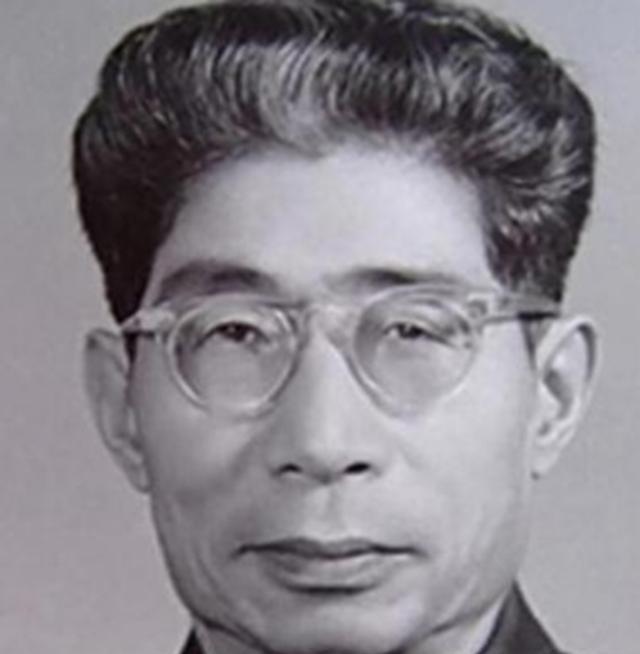 1967年，许世友到北京开会，一开国上将笑着和他打招呼，他理都不理，对方只能尴尬