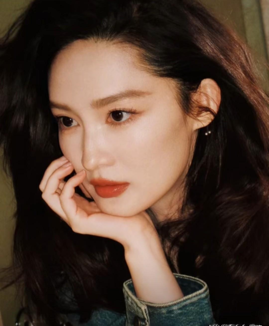 最残酷的不是没资源，而是所有资源砸下去，却听不见一点水花。李沁的新剧，搭档是胡