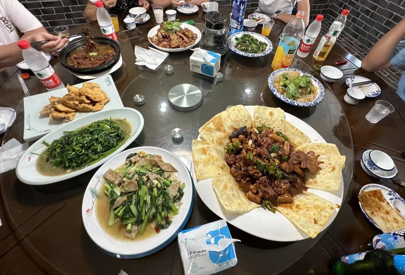 明天就是周末啦，大家今晚准备吃啥呢？​​​