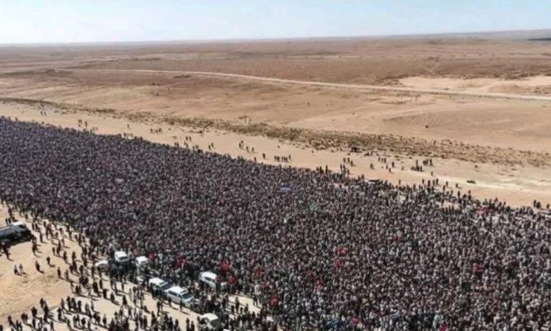 2026年2月初，利比亚前“太子”赛义夫·伊斯兰·卡扎菲下葬，成千上万人涌向的黎