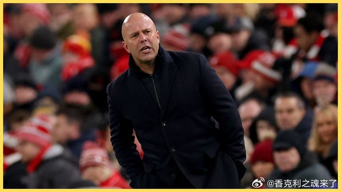 传闻斯洛特在海廷加离开热刺后，曾希望将他重新纳入利物浦的教练组。然而，利物浦管理