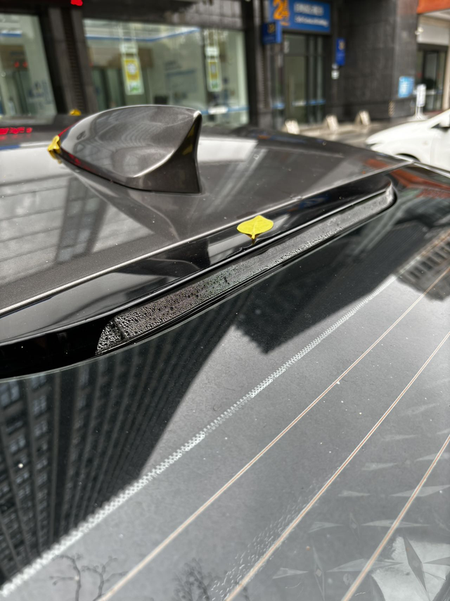 别克的没落别克对车主的反馈的问题装聋作哑，2019款君威高位刹车灯漏水问题，厂