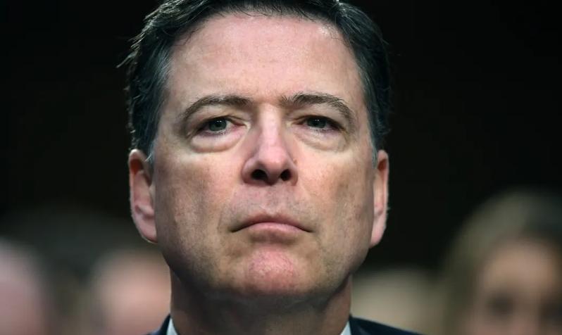 美国这么搞下去，真有可能乱套。今天最大的事是前FBI局长被起诉。白宫一号特别痛