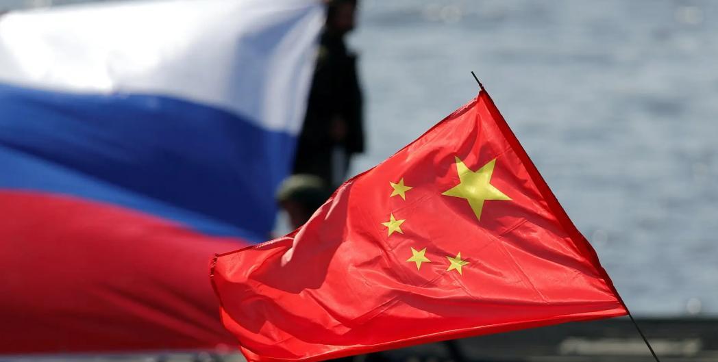 还好中国没盲目帮俄罗斯！美国早埋了三个致命陷阱，随便踩一个都万劫不复！2022