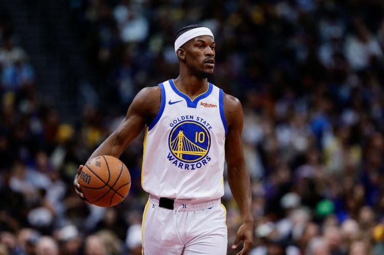 库里因伤缺阵，又到了考验巴特勒带队能力的时候！库里因为腿部伤病可能会缺阵一段