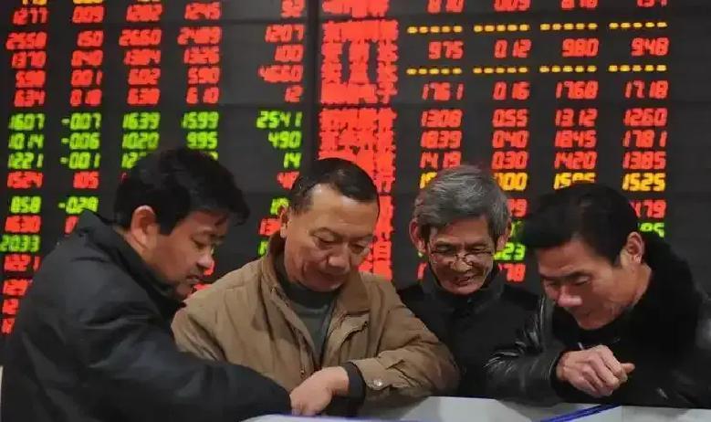 3月10日美国能源部长赖特突然放话，正在讨论释放战略石油储备，瞬间给疯涨疯跌的国