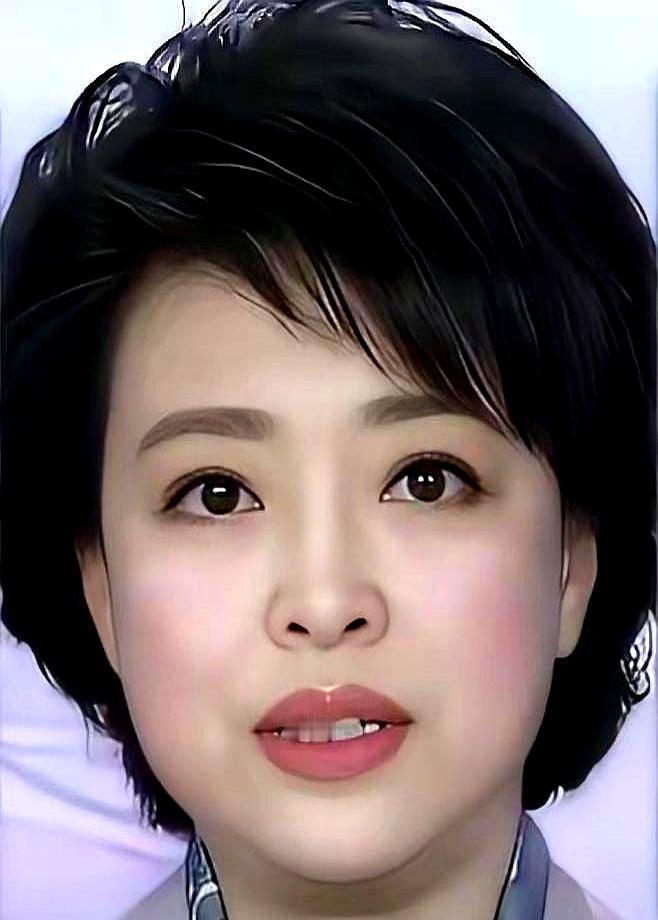 康辉的声音可能根本不是他自己的。这个秘密在央视走廊里传了二十年。直到昨天，有