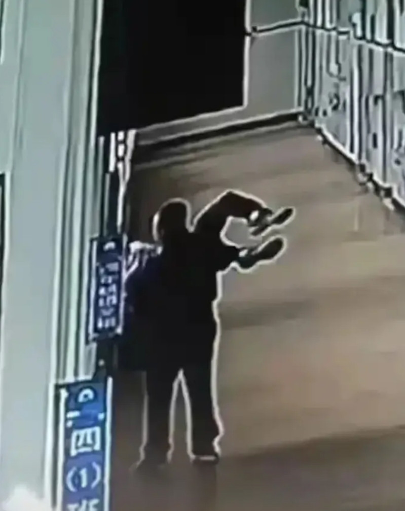 现在都在讨论瑞安林老师事件，角度再多，却没人关心那个班级，那所学校，那个地方的学