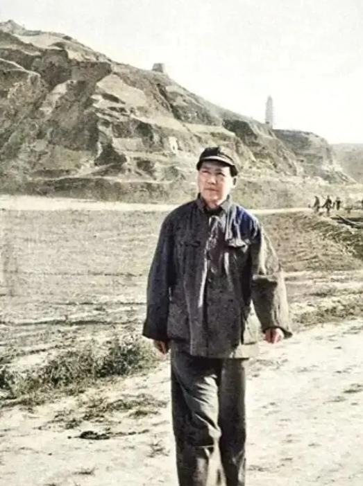 想来谁有毛主席难？看到下面这段话后，让人瞬间泪目！毛主席曾这样说道：“我们曾经弄
