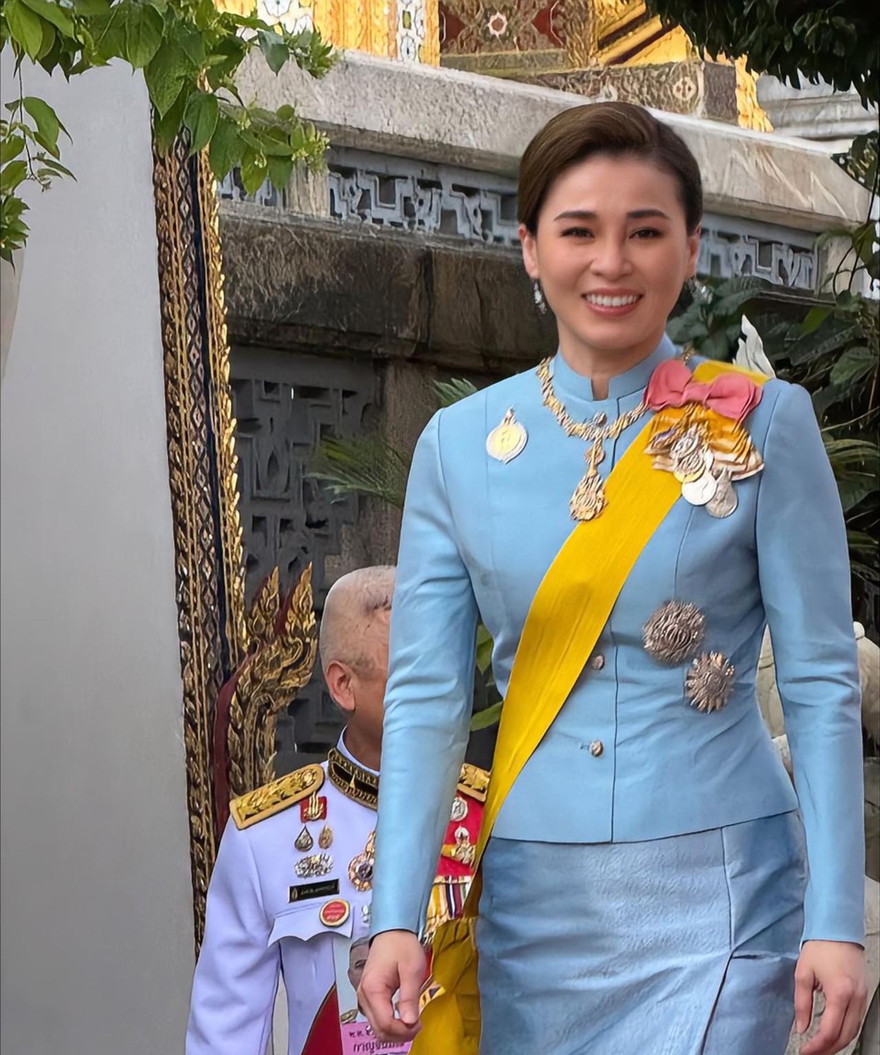 苏提达主持太后寿宴，诗丽吉本尊并未亮相诗丽吉93岁寿宴看点颇多，太后与泰王均缺