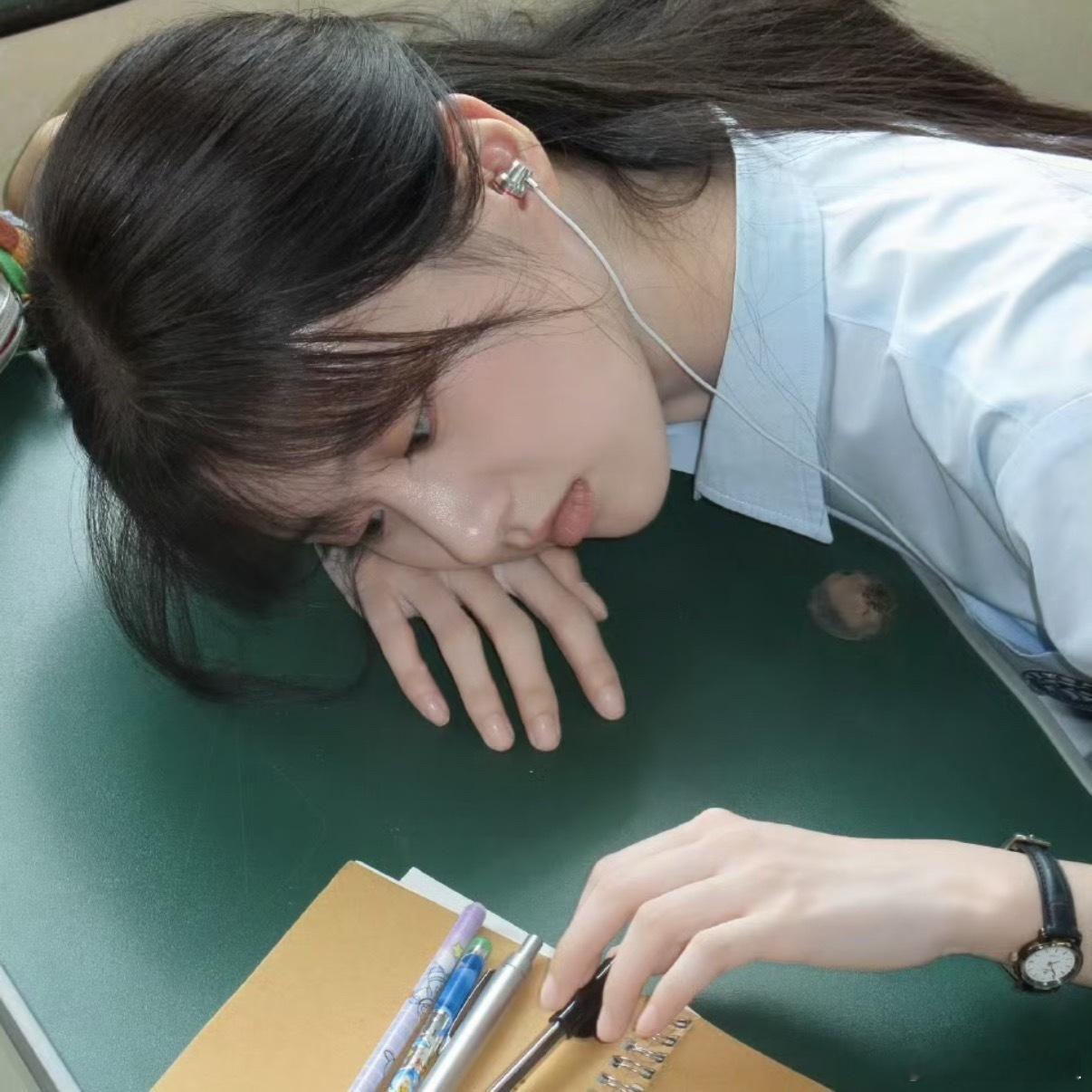 好权威的一张校园女主角脸包上恩​​​