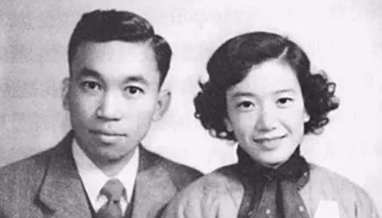 1900年，已婚10年的梁启超，爱上了20岁的女秘书。他写信求妻子成全，妻子欣喜