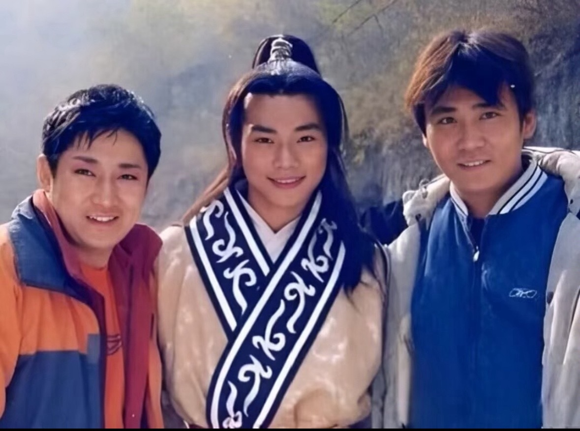当年的《宝莲灯》幕后花絮照片。