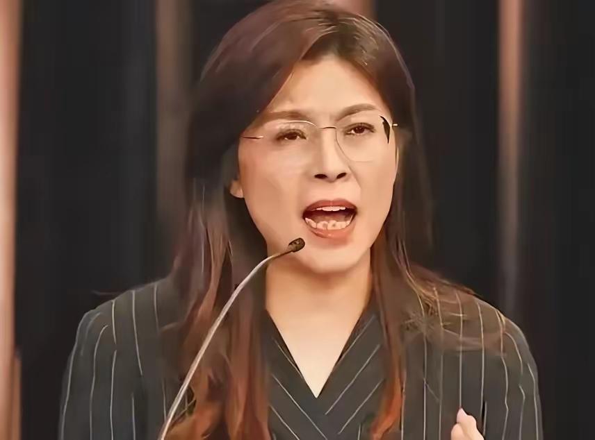 郑丽文、黄国昌、赖清德，三位党主席，谁最稳。经过多轮较量，局势很明显了，最稳的