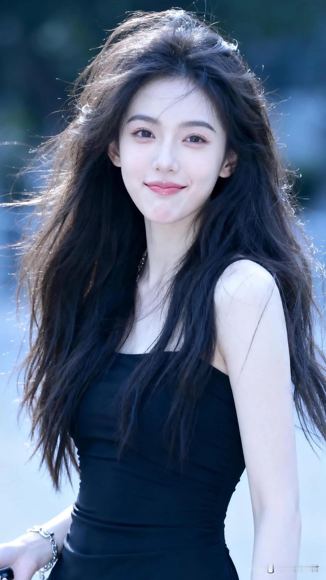 清新脱俗的女孩子是什么样子的呀穿着简洁大方，不追求过度的华丽。