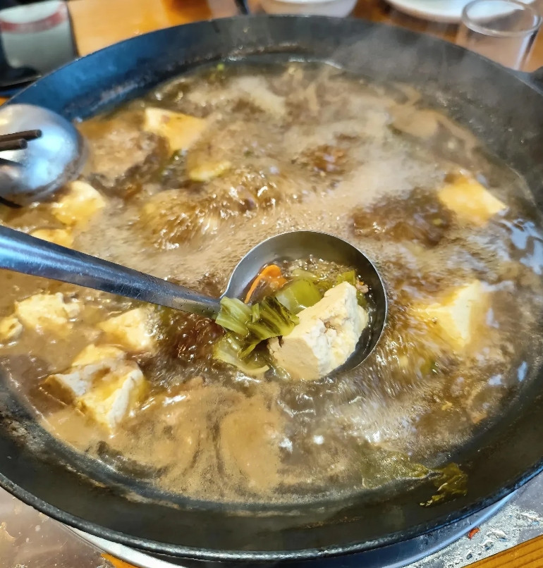 吃了咸菜滚豆腐，皇帝老子不及吾。每次吃豆腐，脑海里总能想起王干炬王大人哼的这首