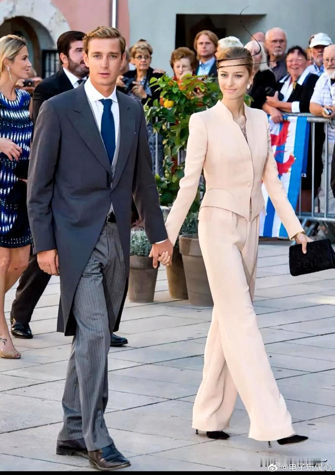 摩纳哥王妃真的每个角度都好美啊！气质高贵，美丽大方，漂亮得倾国倾城！而令人好奇的