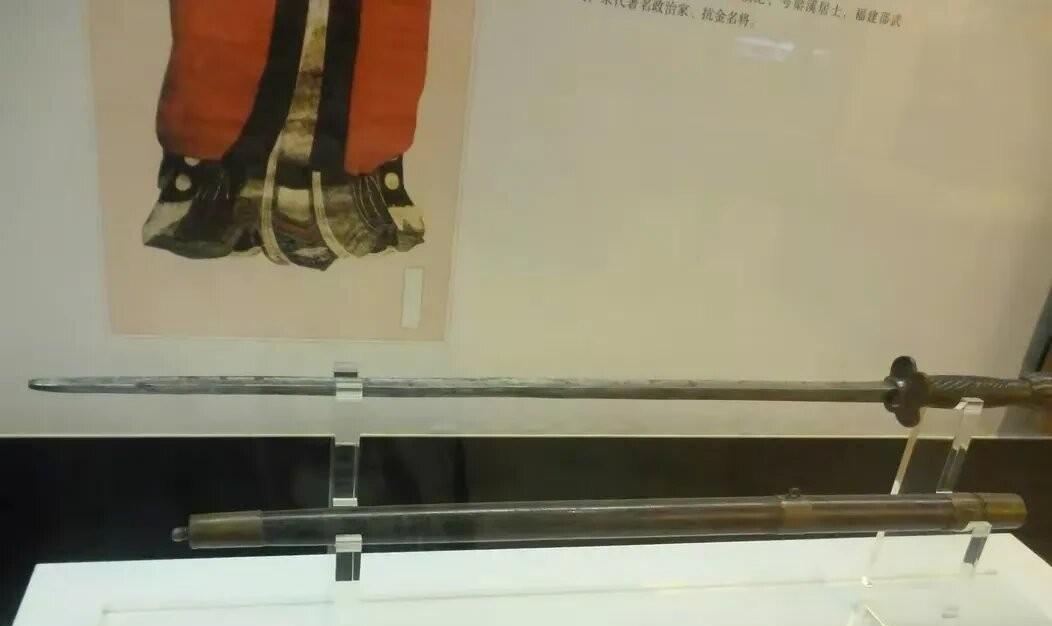 1980年1月，福建省福州市，警备区在检查修械所的时候，在堆积如山的兵器里，发现