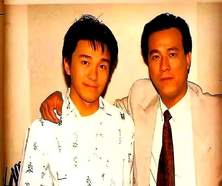 三十年前，万梓良把周星驰推给李修贤，一句“加戏”成了梁子。如今万哥68岁，