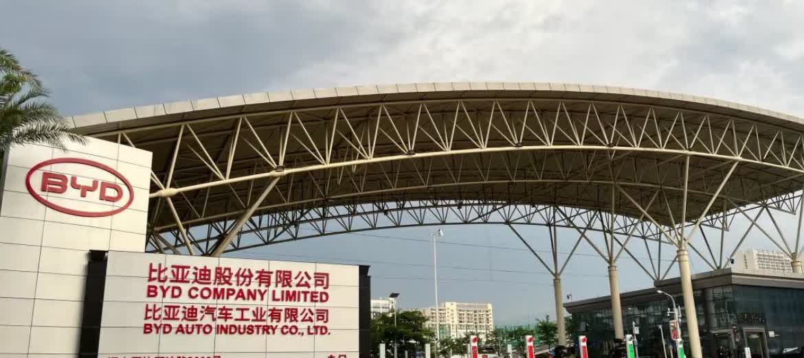 这个问题请所有喷比亚迪、黑比亚迪的个人、媒体以及企业回答！问题一：为什么在合