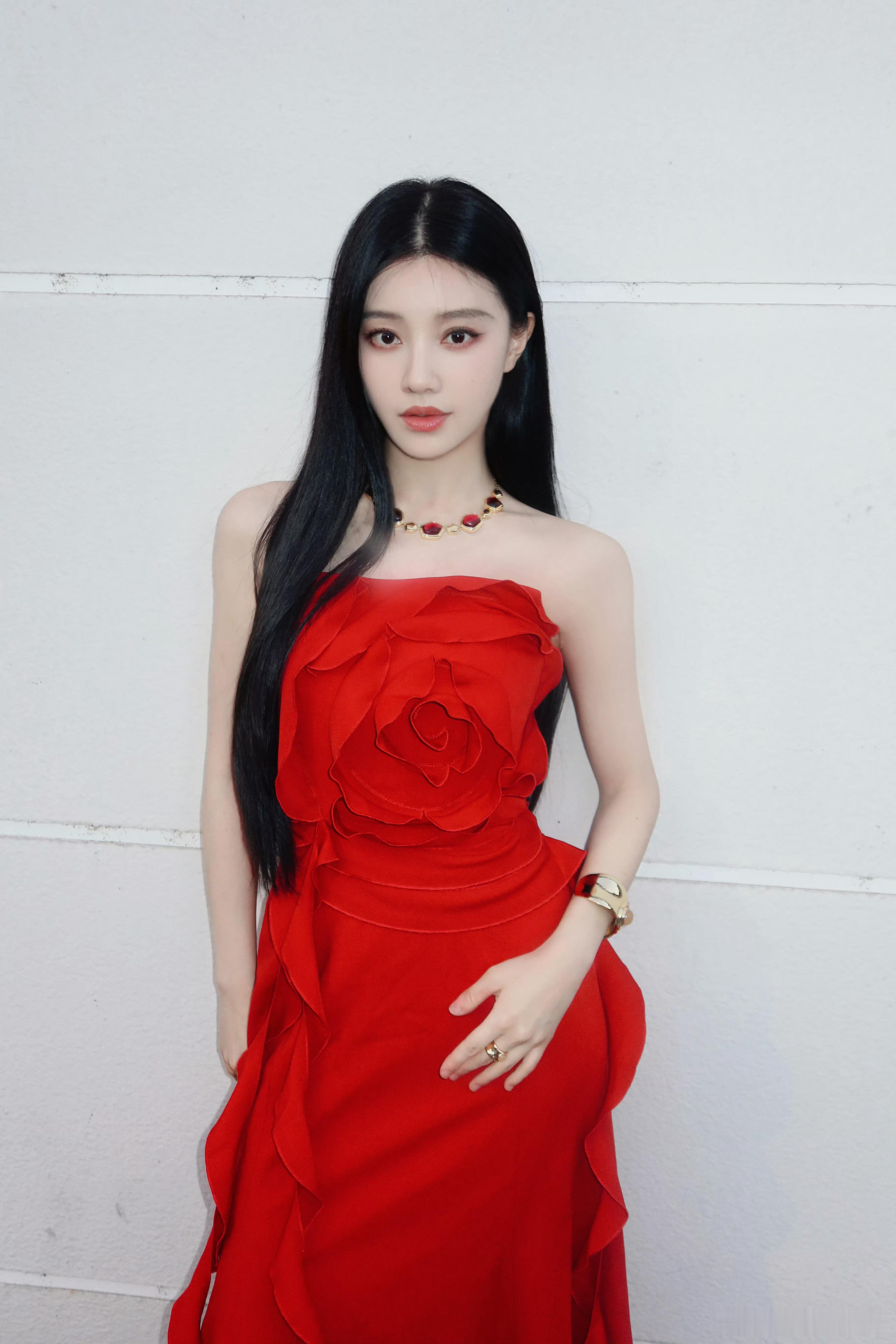 王鹤润红裙💃🏻