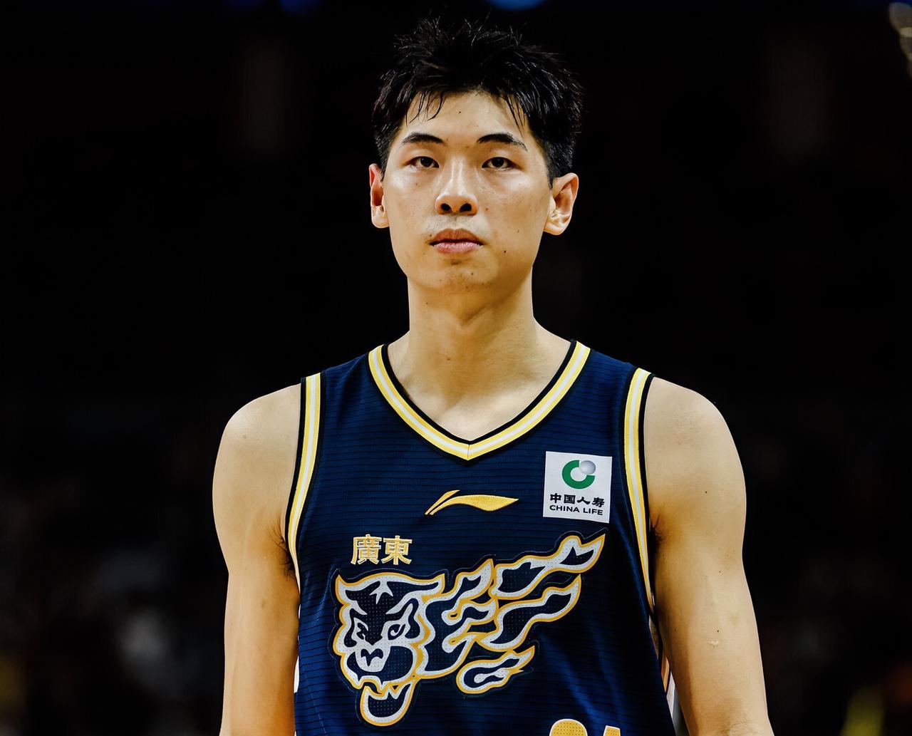 朱芳雨：小崔，你也不用叫我帮你去跟杜指导说好话了，也不用请我夜宵了，你有空的话，