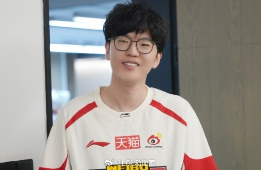 英雄联盟Jiejie和Wei一个境遇？两位打野均已两次跟随队伍跌至涅槃组杰杰连