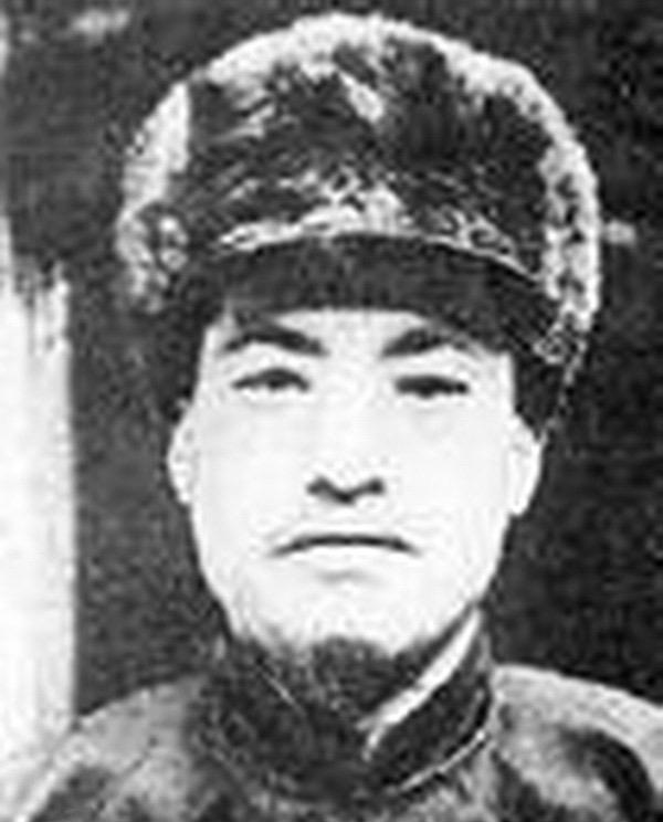 1937年，马家军一名旅长俘获了200多名红军。部下建议把他们全部处置掉，可他却