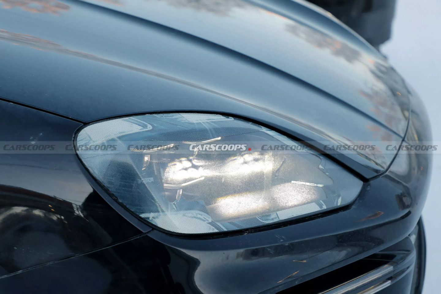 2027改款燃油版保时捷卡宴，路测谍照曝光了。这次曝光的原型车，预估是Cayen