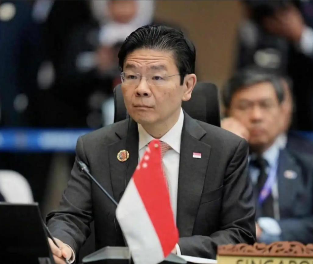 这两天，看到中国如此严厉制裁日本，当初还替日本讲话的新加坡总理黄循财可谓是瑟瑟发