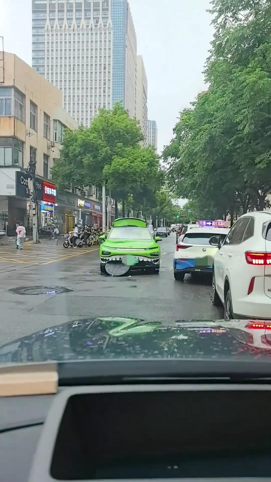 不啃点东西都对不起这个大嘴[笑着哭]