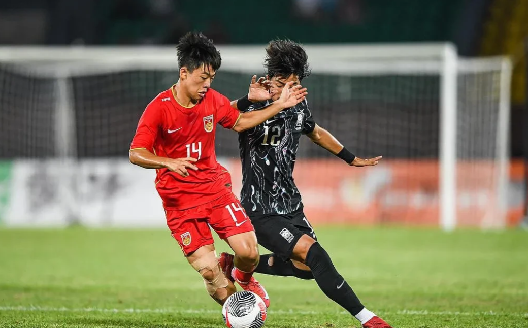 U16国少足球队对阵韩国，比分到3比1，我气的不行，索性锁了手机去买药，等我到药