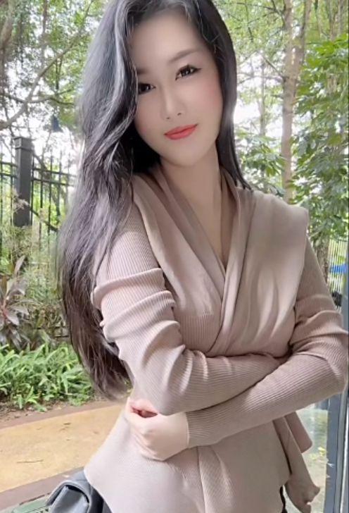 爱要一心一意于男人而言，一生爱过几个女人并不重要。重要的是，是否有那么一个女人
