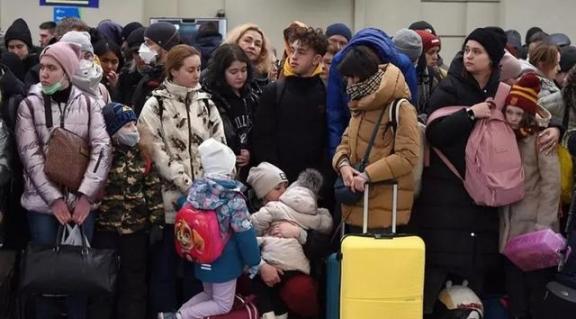 再打下去可能灭国，三年前乌克兰还有4300多万人，如今还有多少？   1