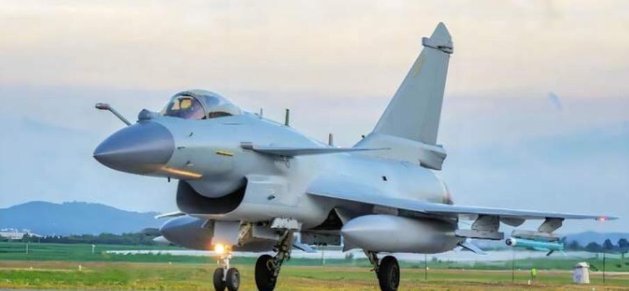 "咱们自己的地方，我为什么要转头走？"3月25日，央视国防军事频道《军事纪实》栏