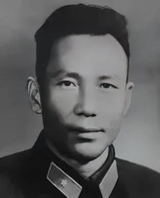 1937年3月，马步芳的电台主任熊维邦收到了两封绝密电报，他看都没看，就交给了曾