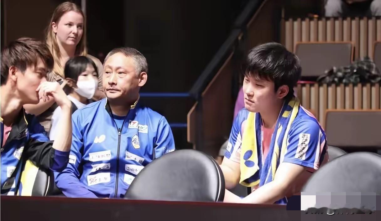 张本丢冠,老父亲终于“忍无可忍”!赛前总是吹大牛,比赛时都干嘛去了?跟你说