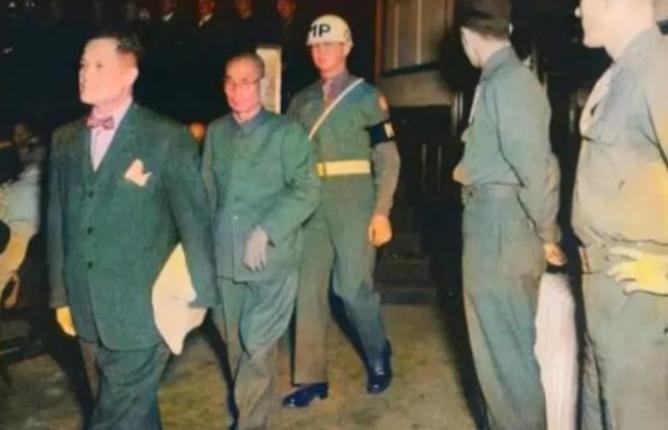 “南京根本没有发生过大屠杀！”1946年，南京大屠杀时，下令杀光南京人的松井石根