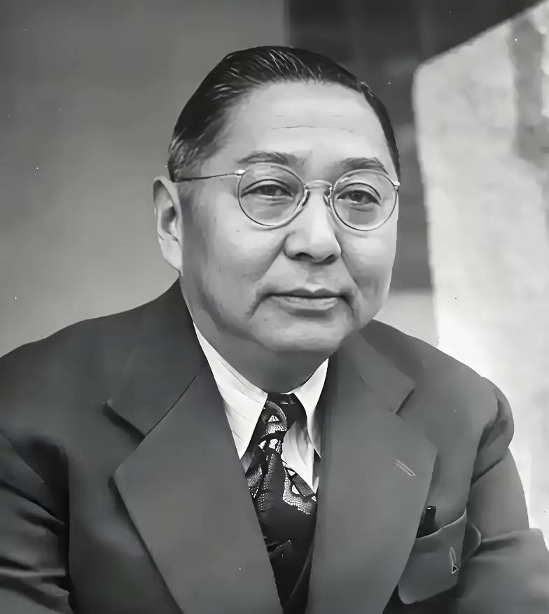 孙科跟宋庆龄没有血缘，一辈子没叫过她一声"妈"，但1949年蒋介石要对她下手时，