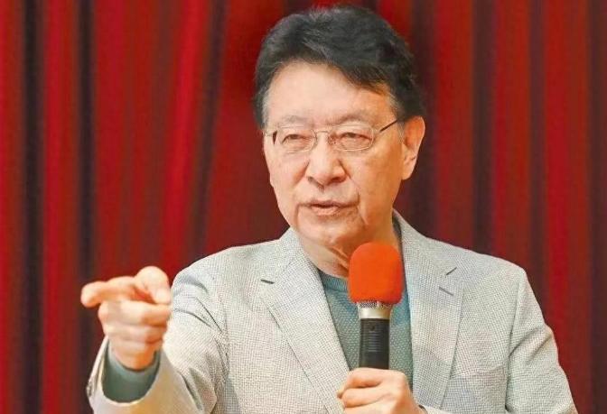 辩论结束后，洪秀柱否认“挺郝”，郑丽文机会来了，邱毅无地自容一场辩论就像是开锅