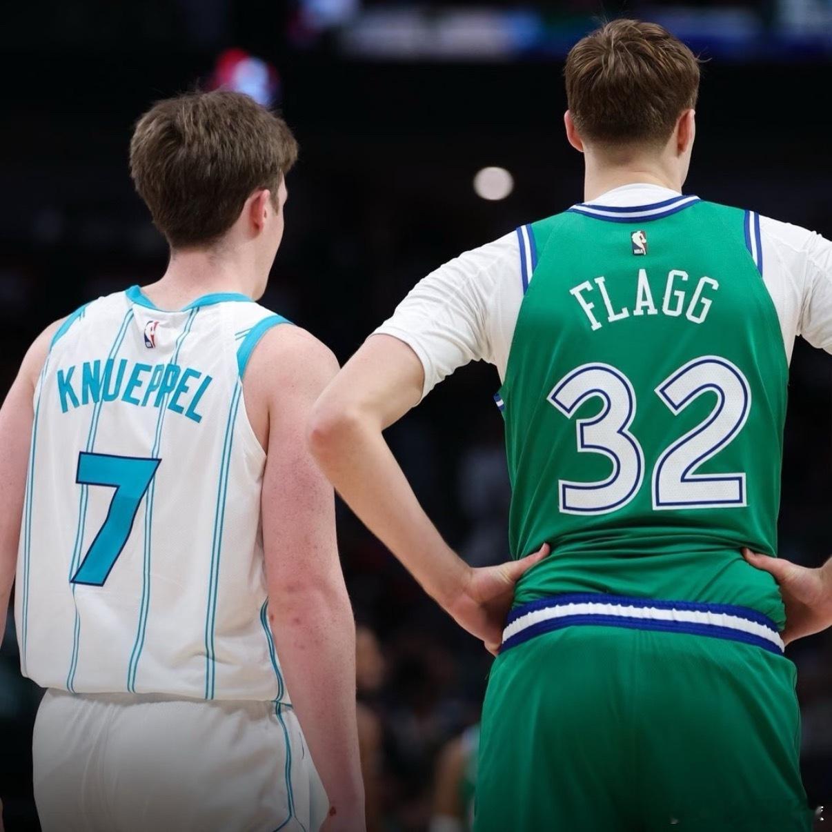 弗拉格49分19岁弗拉格成乔丹后首位新秀砍49+10，三项命中率超180，三节