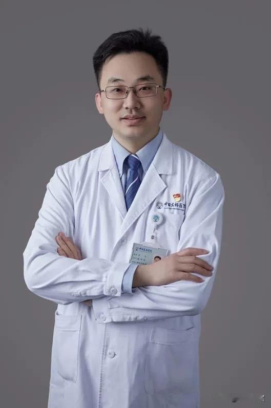 再看3封举报信，肖飞身败名裂，完全是做事太狠，将妻子谷医生逼入了绝境！“上周