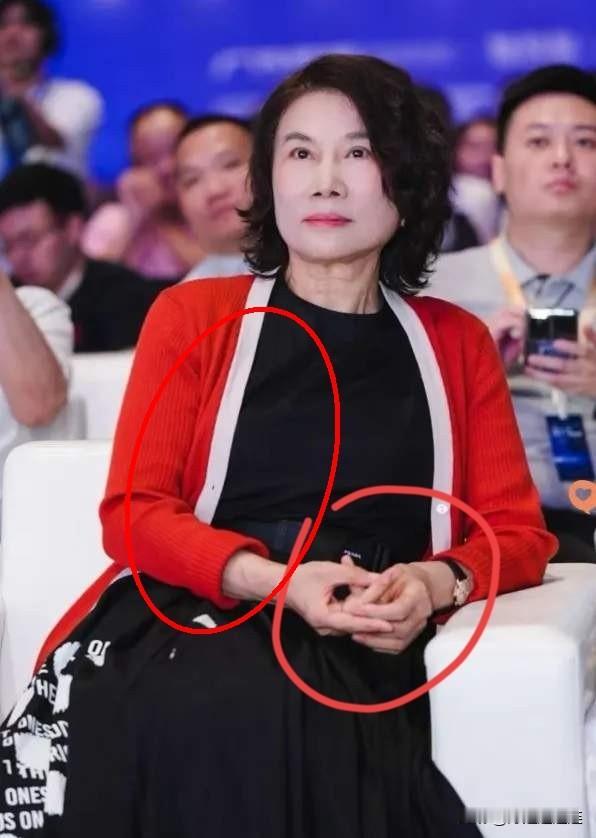 我怀疑过董明珠是为了流量，也怀疑过董明珠是为了出名，没想到，她说的一句话让所