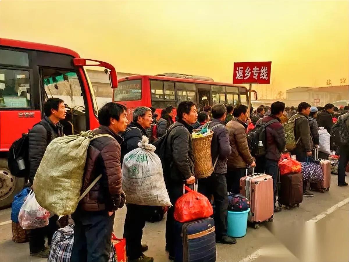 打工族想返乡？真能挡住吗城市待不下去时，退路只有农村！农村人进城打工图啥？不