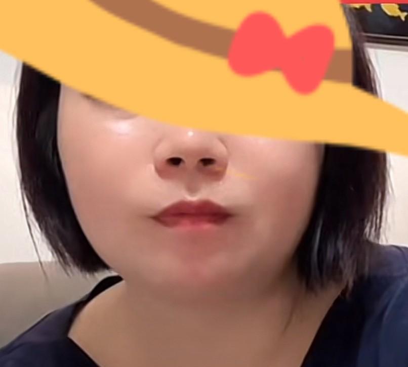 堂嫂说，“那个女人很吓人，她们家的人嘴狠心狠，所以跟我们不是一路人，她一家人
