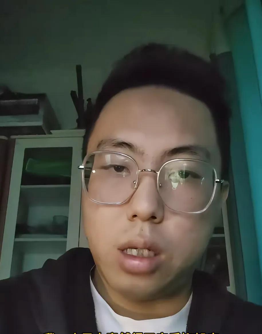 “狠狠共鸣了！”2025年4月，四川一位宝爸在视频平台分享了他的带娃经历，他曾是