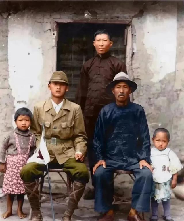 蔡正元一再强调，台湾人中三分之一是台籍日本兵的后代，他们是日本人，不是台湾人，更