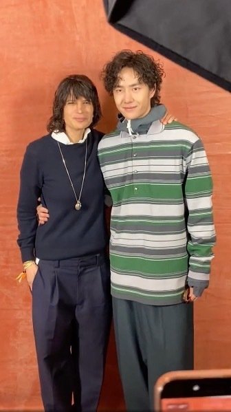 王一博手臂轻松就绕一圈还有多的王一博一把拿住腰王一博一把拿住腰，呜呼